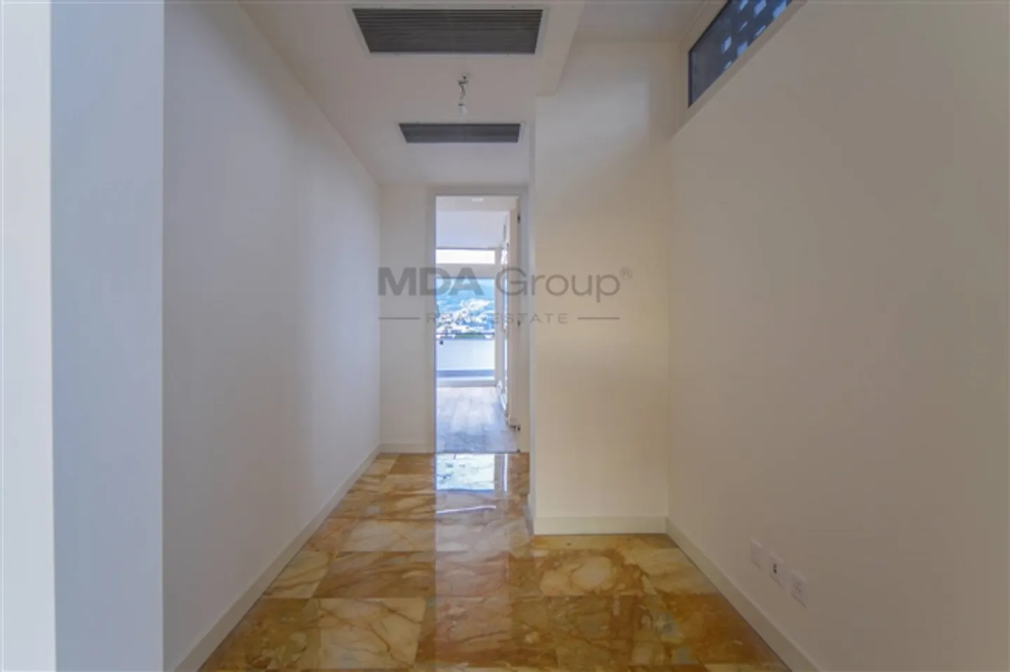 Appartamento mansardato di 6 stanze - Foto 4 di 11