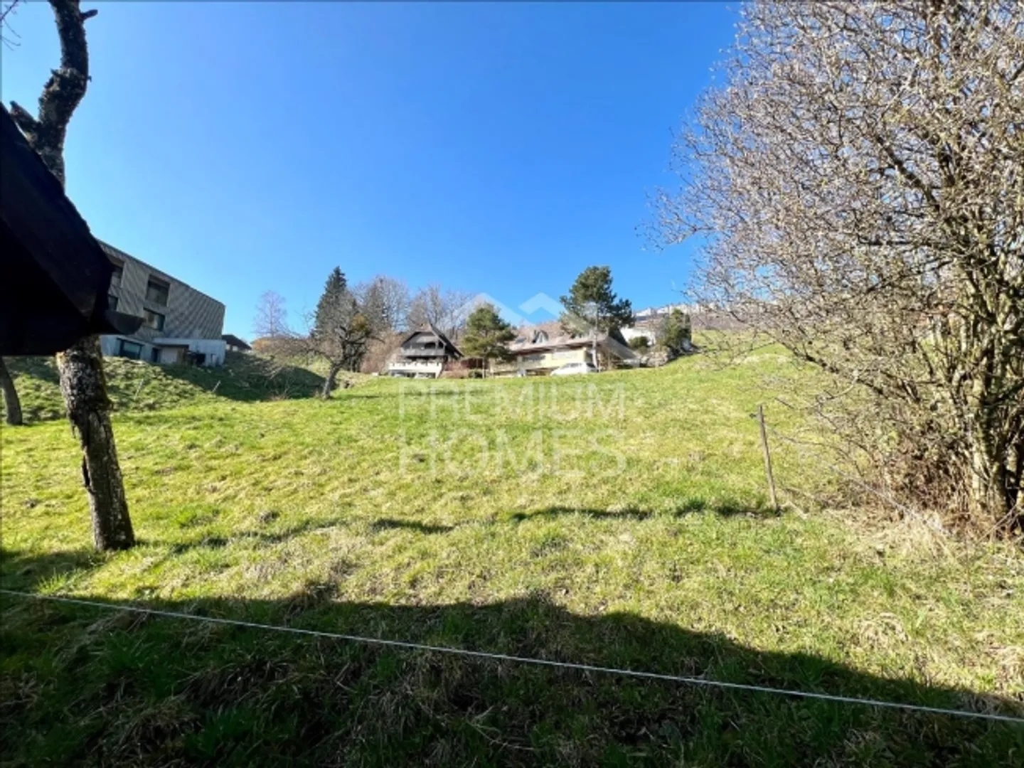 Rarità con vista: Casa plurifamiliare con riserva di terreno e vista montagna - Foto 3 di 4