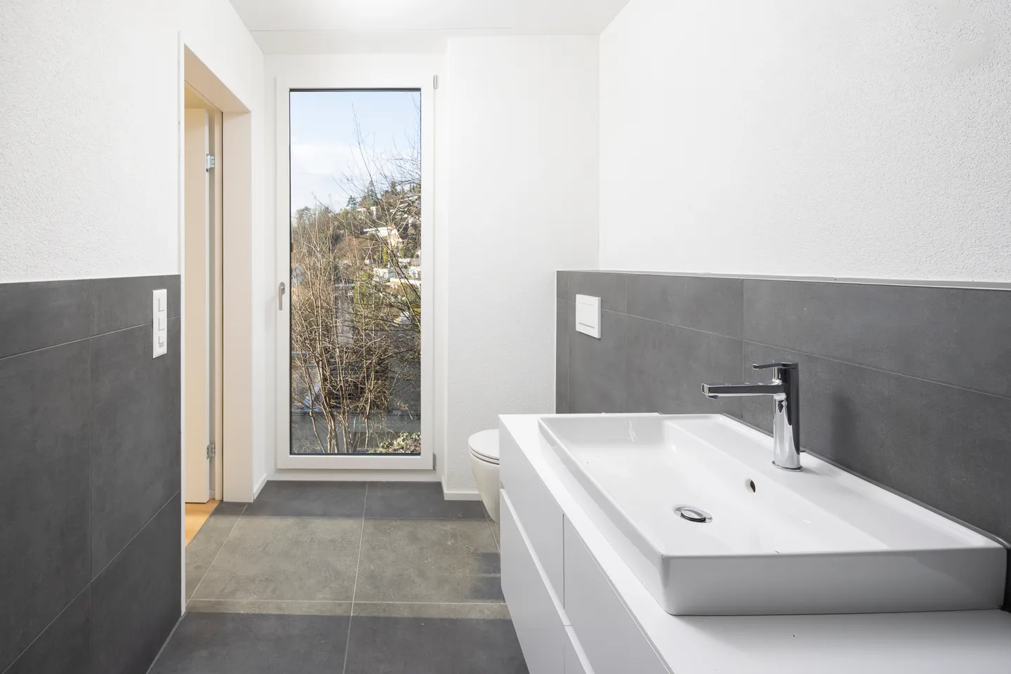 New building with breathtaking views - Photo 10 of 13