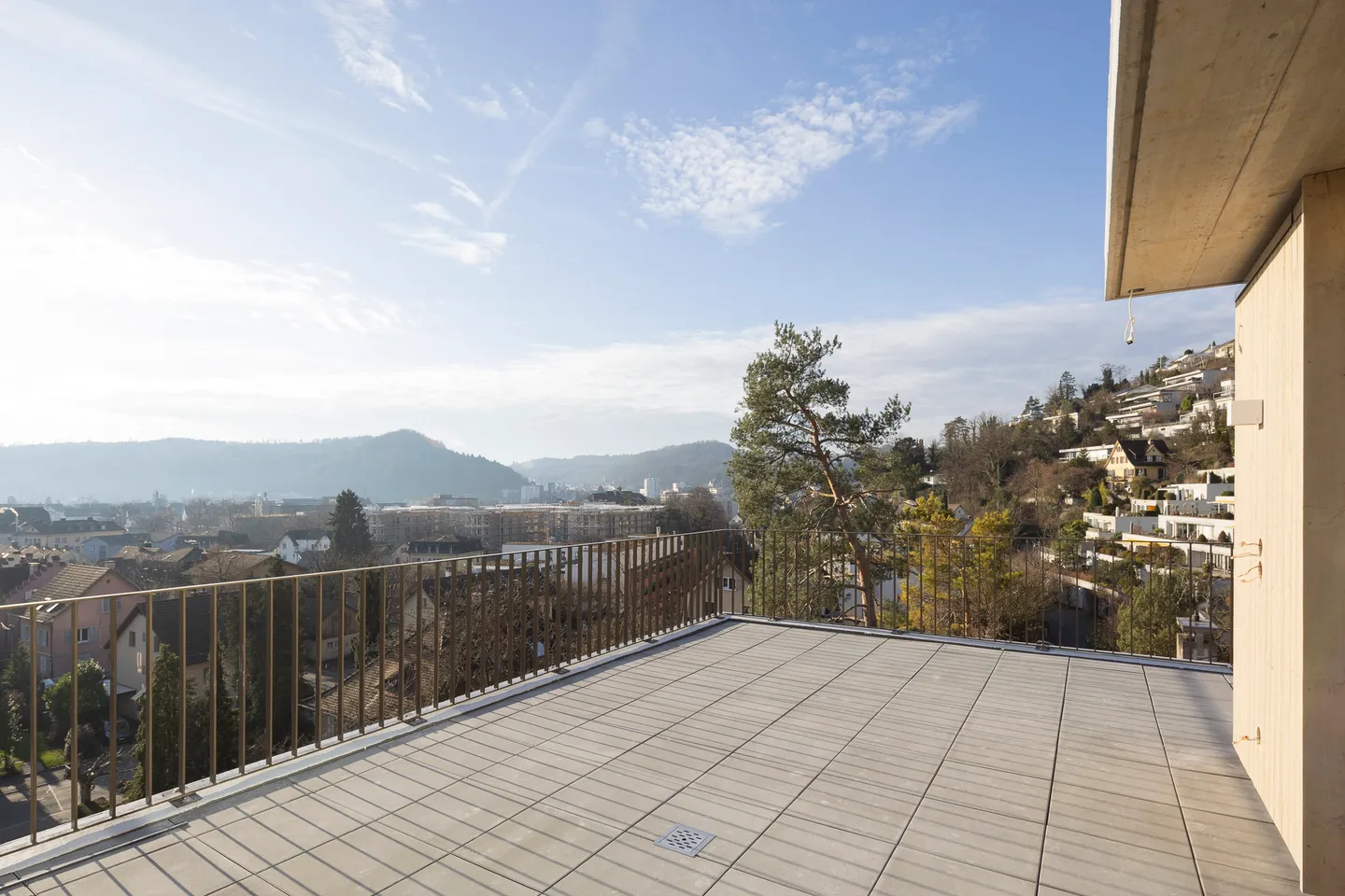 New building with breathtaking views - Photo 1 of 13