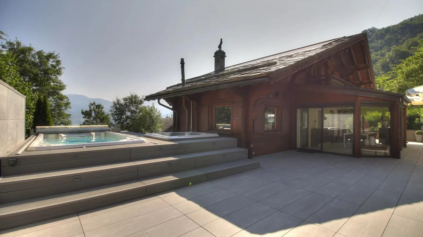 Magnifico chalet singolo con 7,5 camere a Choëx - Foto 2 di 13
