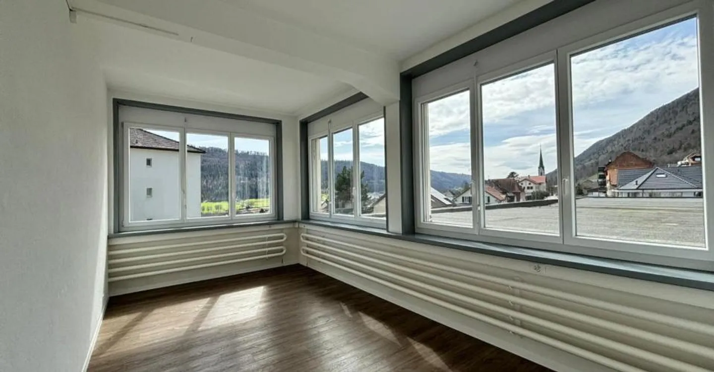 St-Imier, beautiful 3.5-room loft-style apartment with private garden - Photo 4 of 5