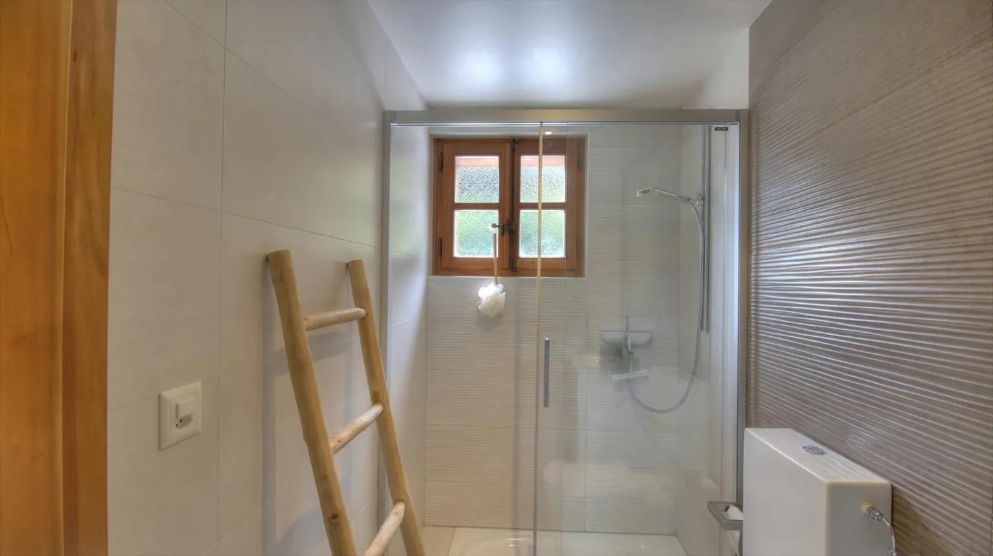 Magnifico chalet singolo con 7,5 camere a Choëx - Foto 6 di 13