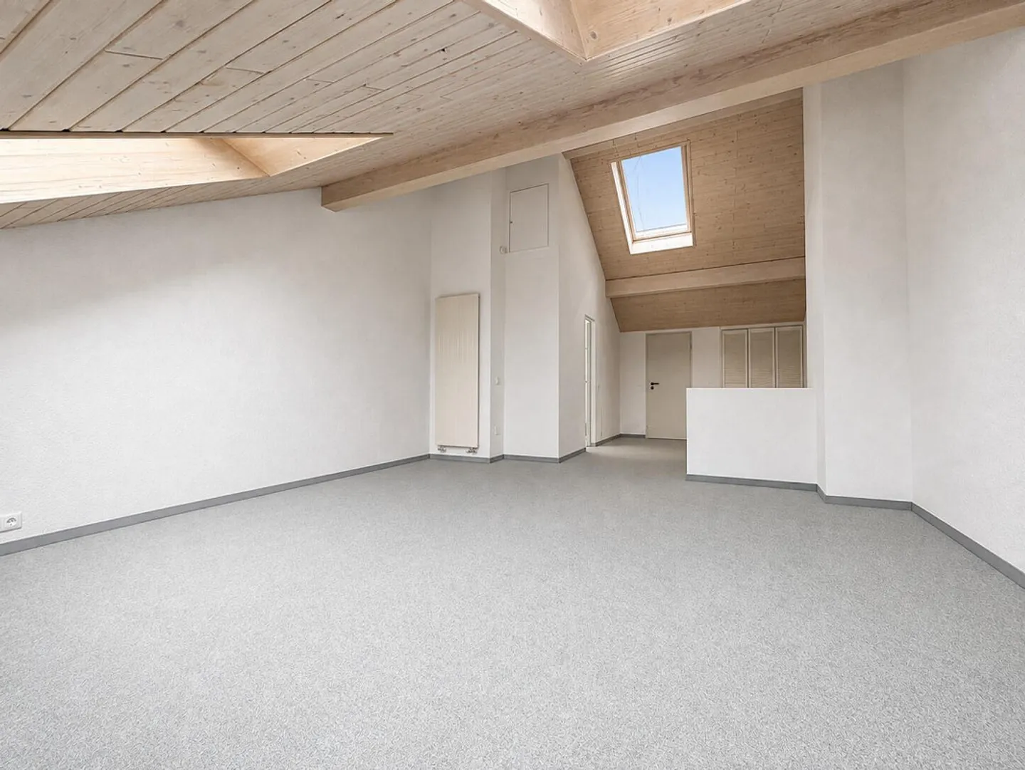 Familienfreundliches Haus mit Garten - Foto 7 von 11