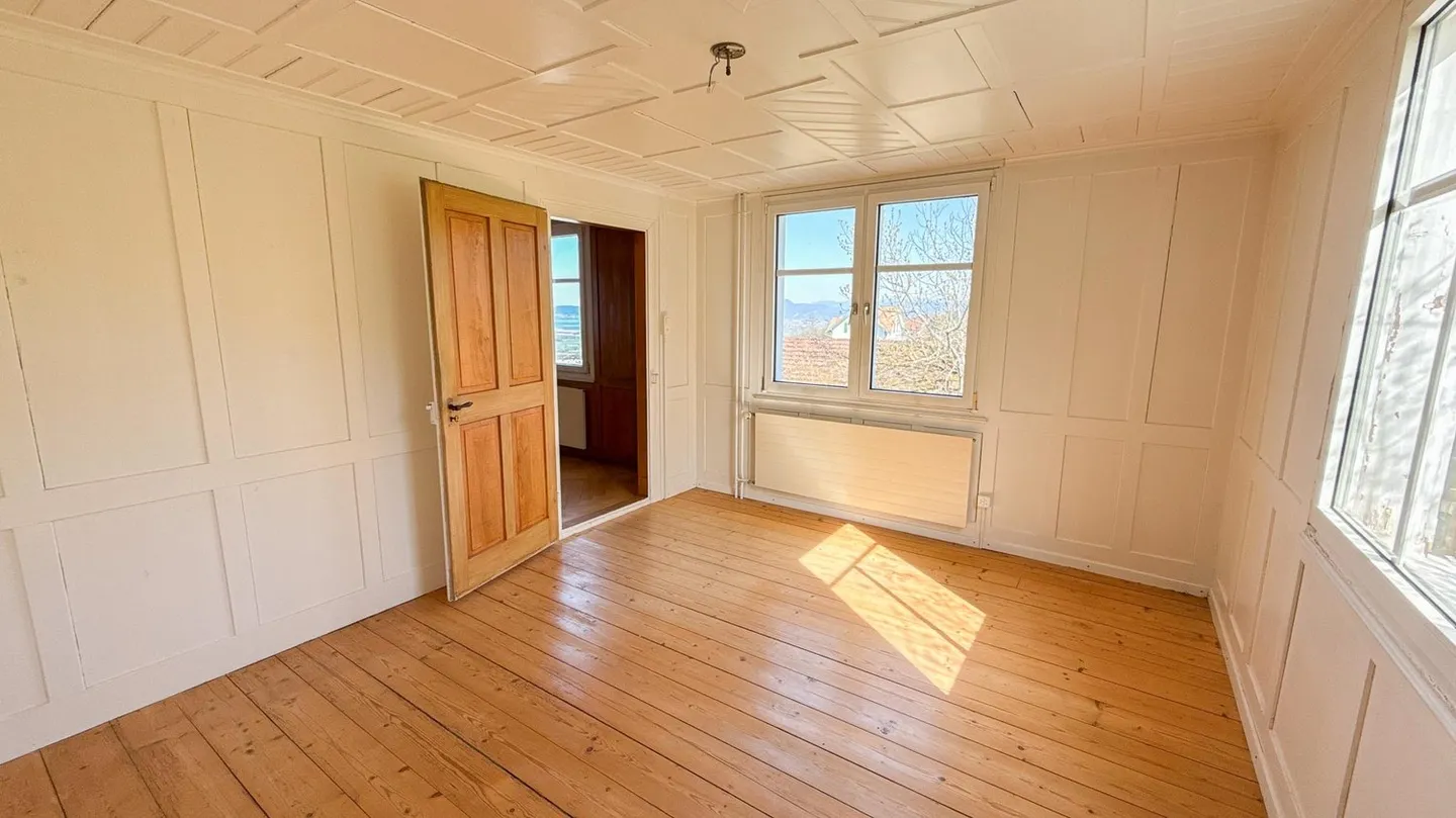 8-Room House with Charm and Unobstructed Lake View - Photo 6 of 7