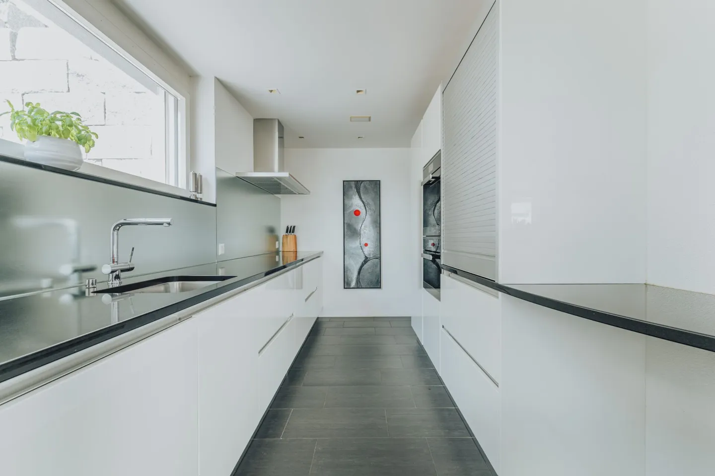Large terrace single-family house in the Lenzburg region - Photo 2 of 13