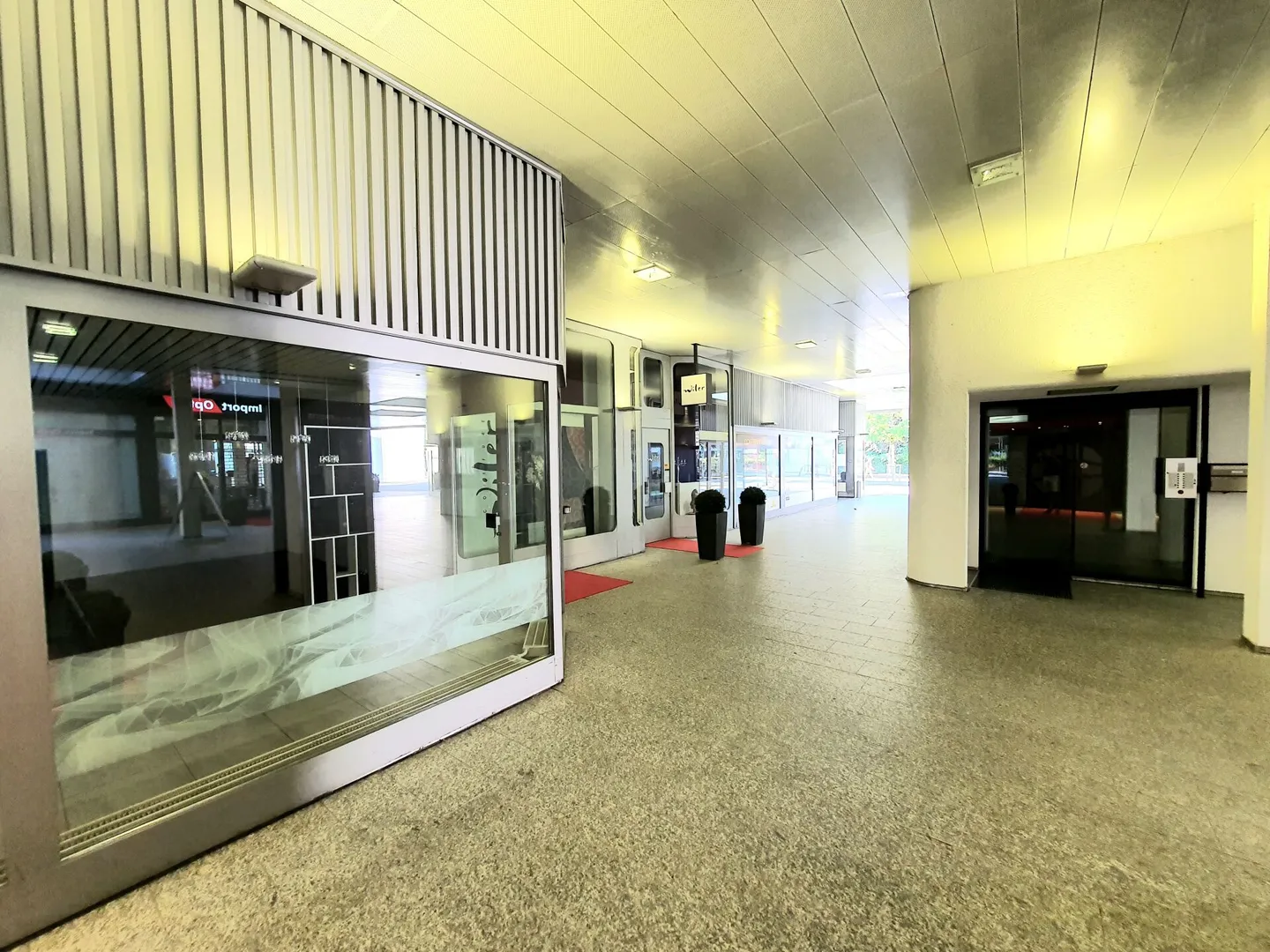 Negozio in vendita - Foto 4 di 9