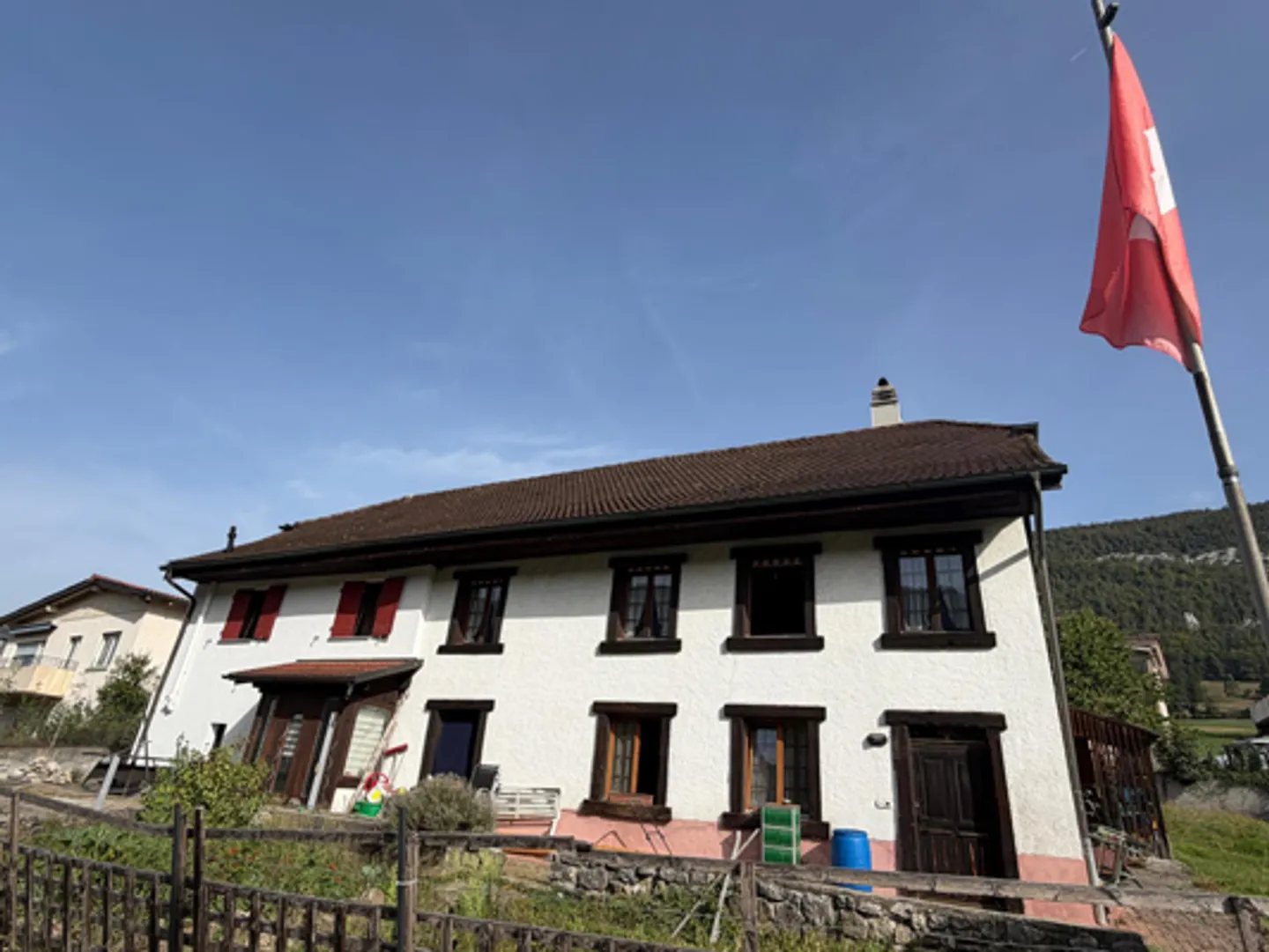 Großes Haus mit 2 Wohnungen, mit zusätzlichem hervorragendem Potenzial zur Wertsteigerung - Foto 3 von 15