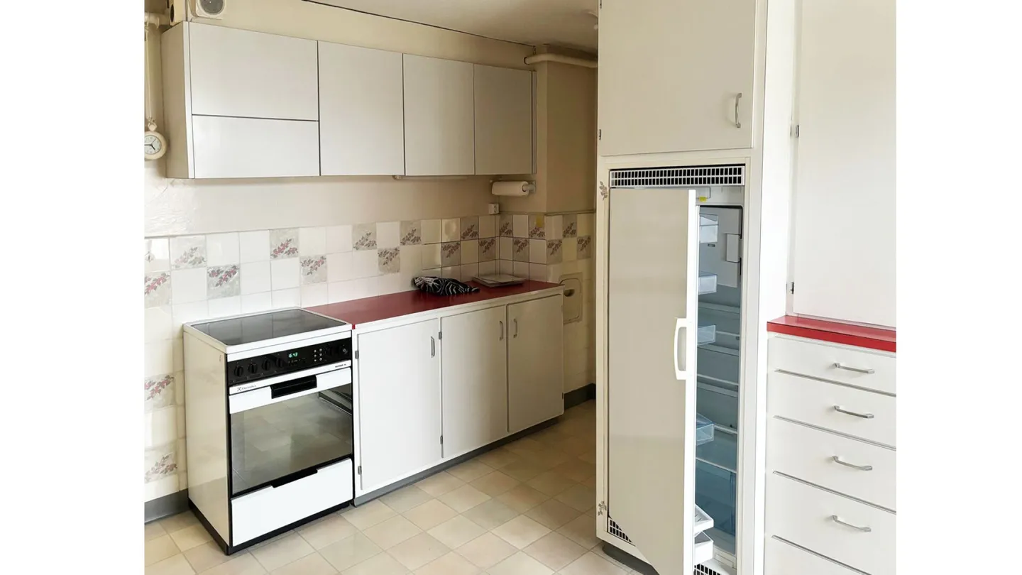 5.5 Room Single Family House with Lots of Charm and Garden - Limited - Photo 6 of 8