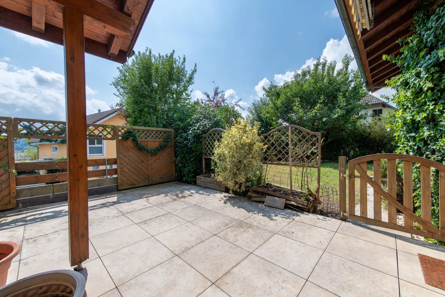 Oasis of Calm with Large Garden - 6.5-Room Single-Family House - Photo 18 of 25