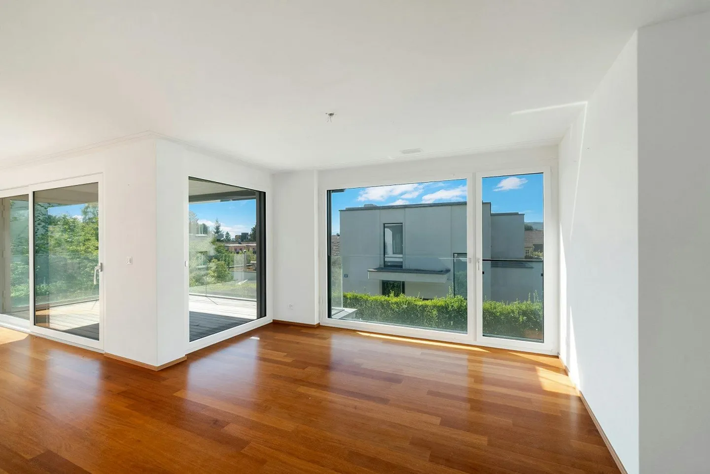 Vue Panoramique Rencontre Confort de Vie - Votre Nouveau Foyer à Höngg - Photo 3 sur 13
