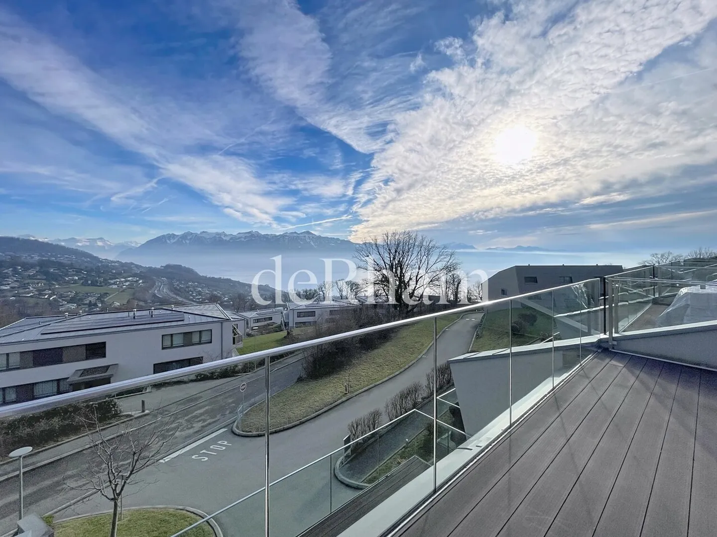 Stunning 5-room apartment with breathtaking view! - Photo 1 of 12