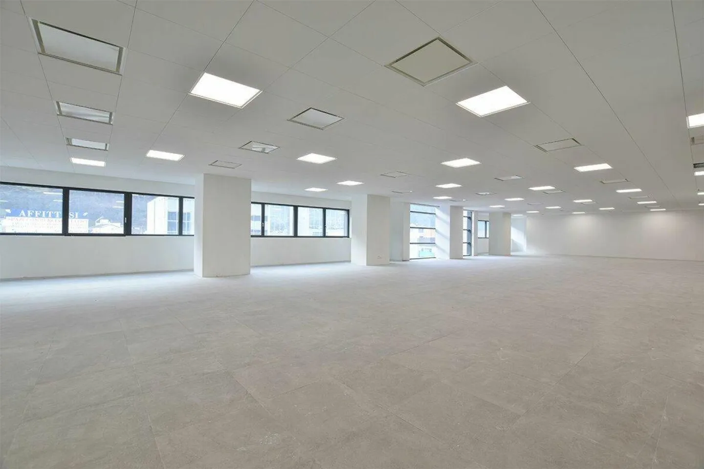 Modular commercial spaces in a strategic area - Photo 3 of 9