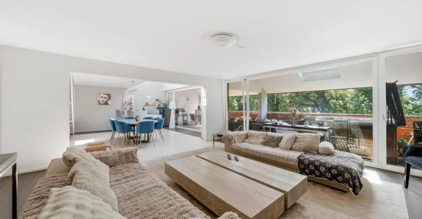 Beautiful penthouse duplex with 5.5 rooms in Bursinel - Photo 2 of 11