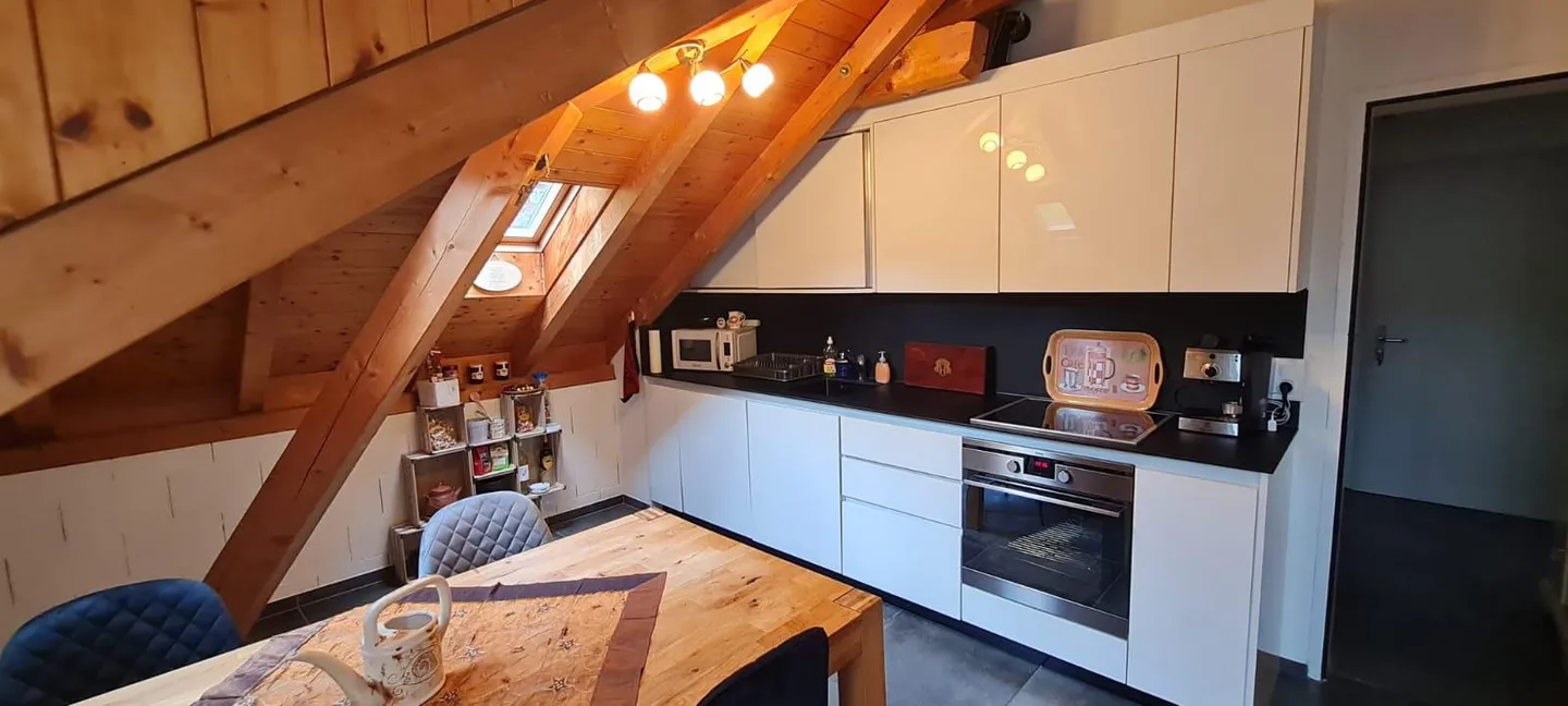 Appartement sous les combles de 2,5 pièces à louer à Amsteg - Photo 1 sur 5