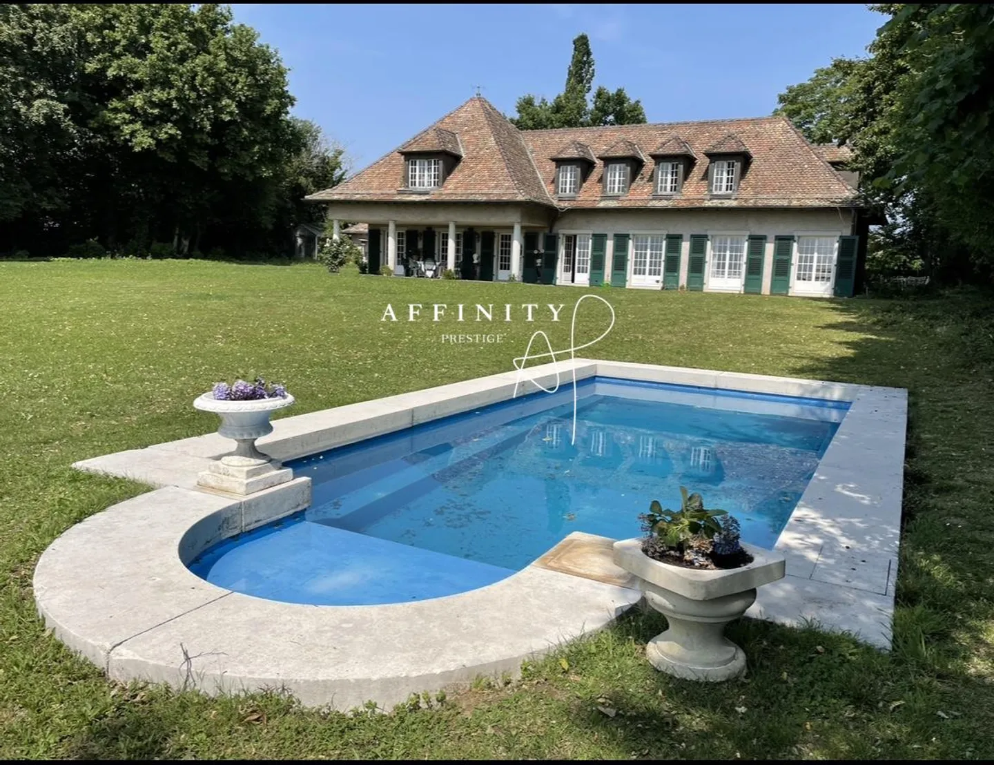 Casa 11 stanze - Foto 1 di 10