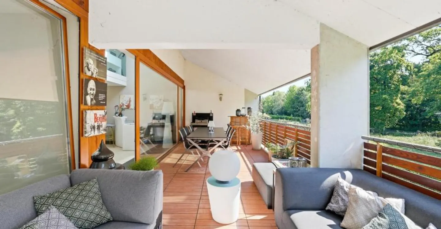 Beautiful penthouse duplex with 5.5 rooms in Bursinel - Photo 1 of 11