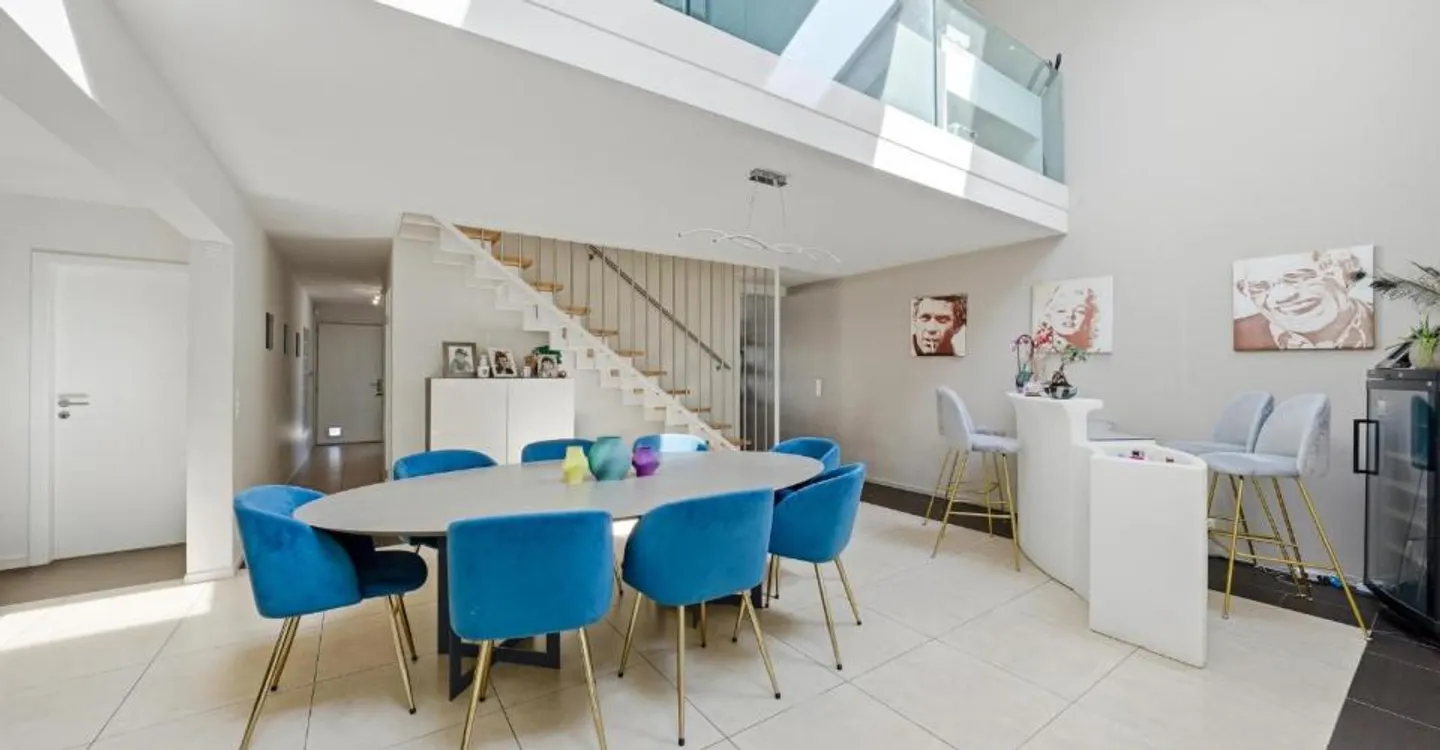 Beautiful penthouse duplex with 5.5 rooms in Bursinel - Photo 5 of 11