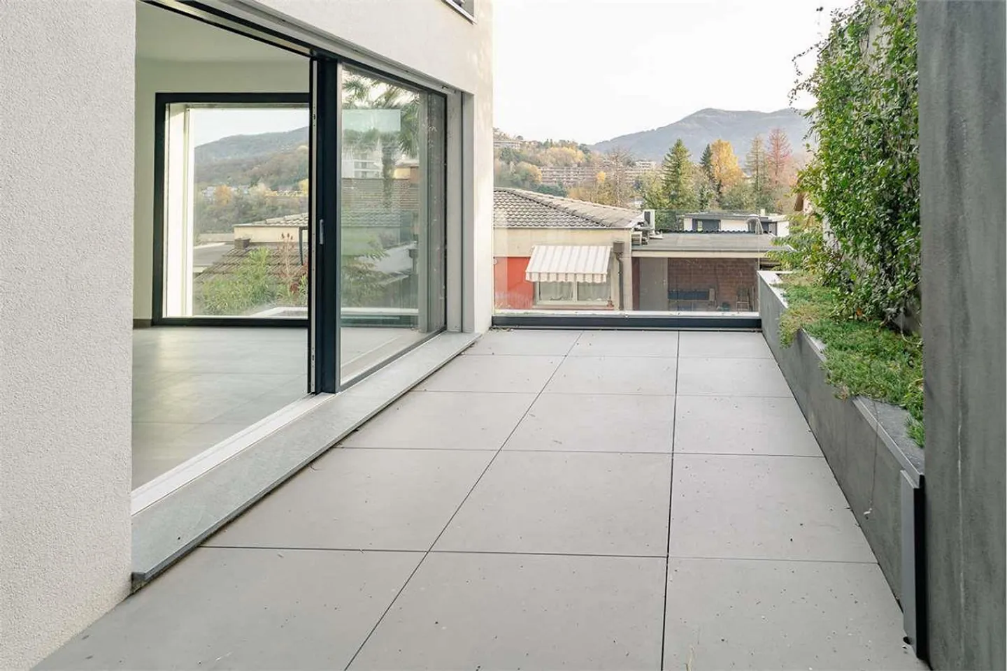 Vacallo: large 2.5 rooms with spacious terrace - Photo 1 of 12