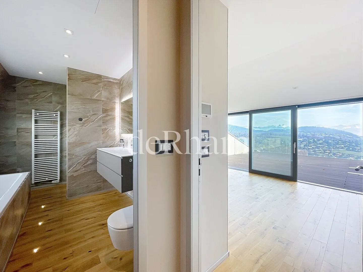 Stunning 5-room apartment with breathtaking view! - Photo 7 of 12