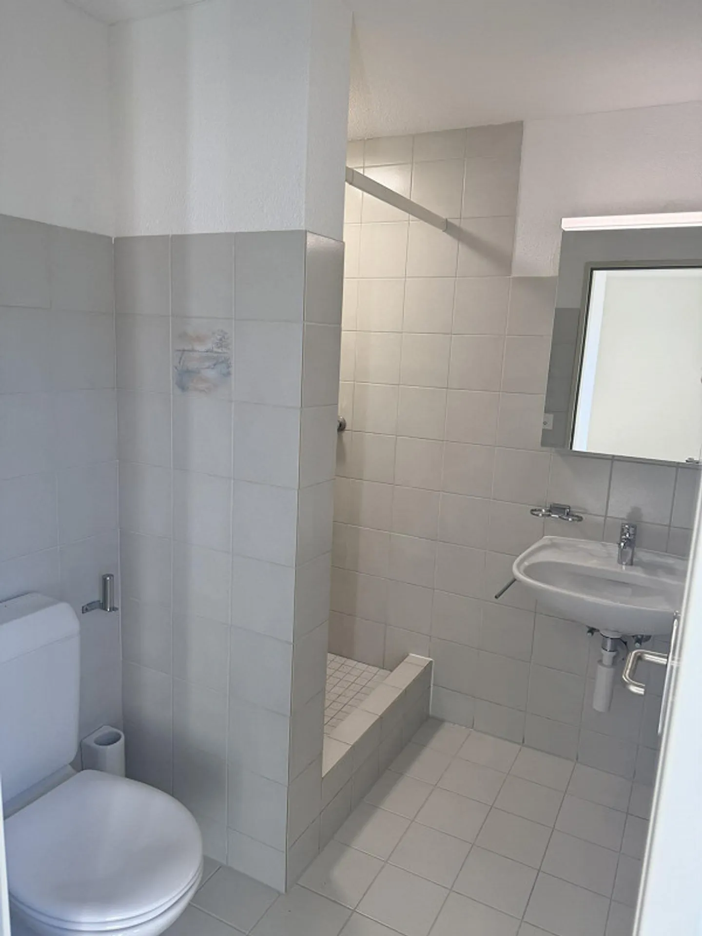 Studio con cucina integrata accanto a Migros e vicino alla stazione - Foto 5 di 8