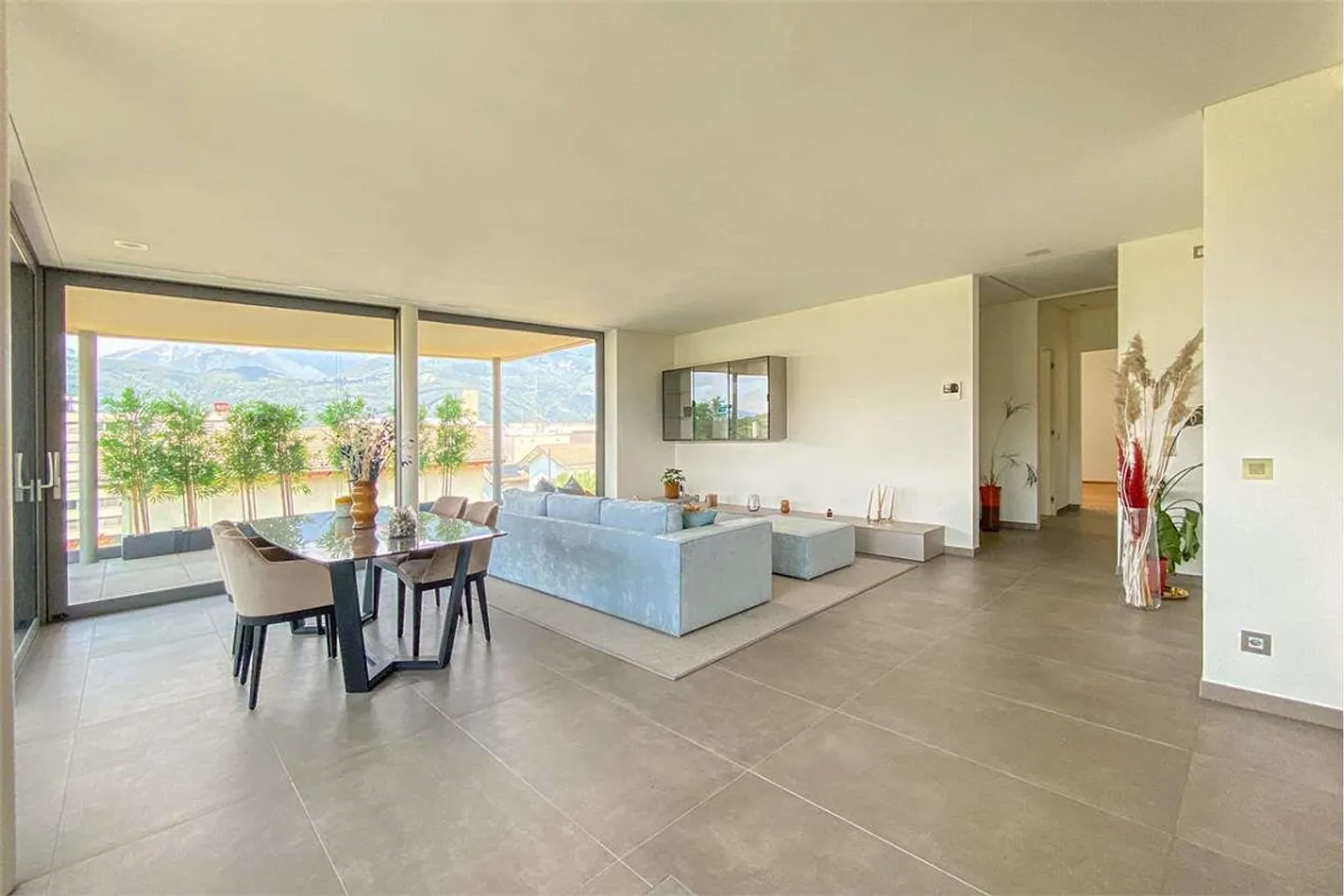 Comano: modern 3.5 room luxury apartment with large terrace - Photo 2 of 10