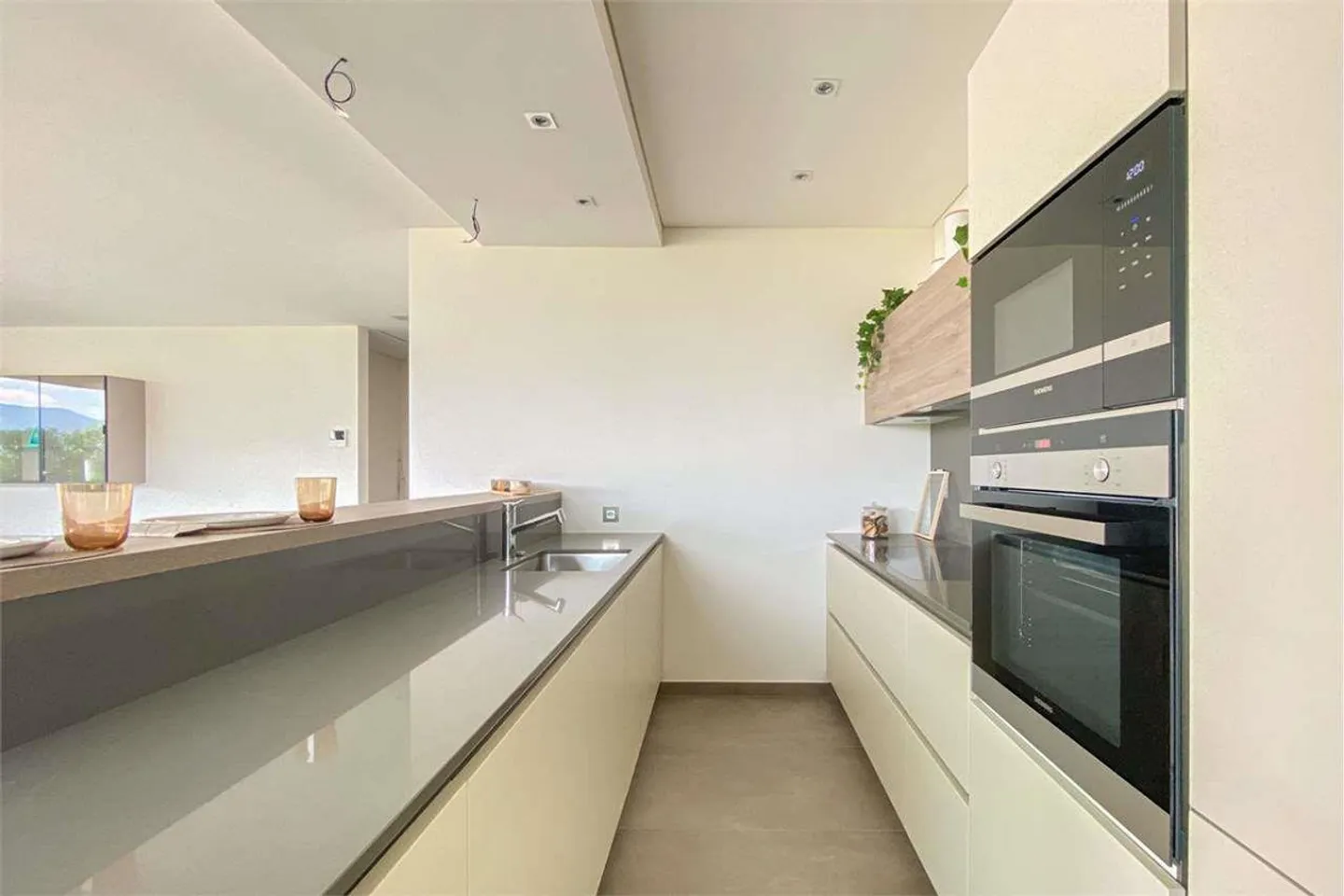 Comano: modern 3.5 room luxury apartment with large terrace - Photo 4 of 10