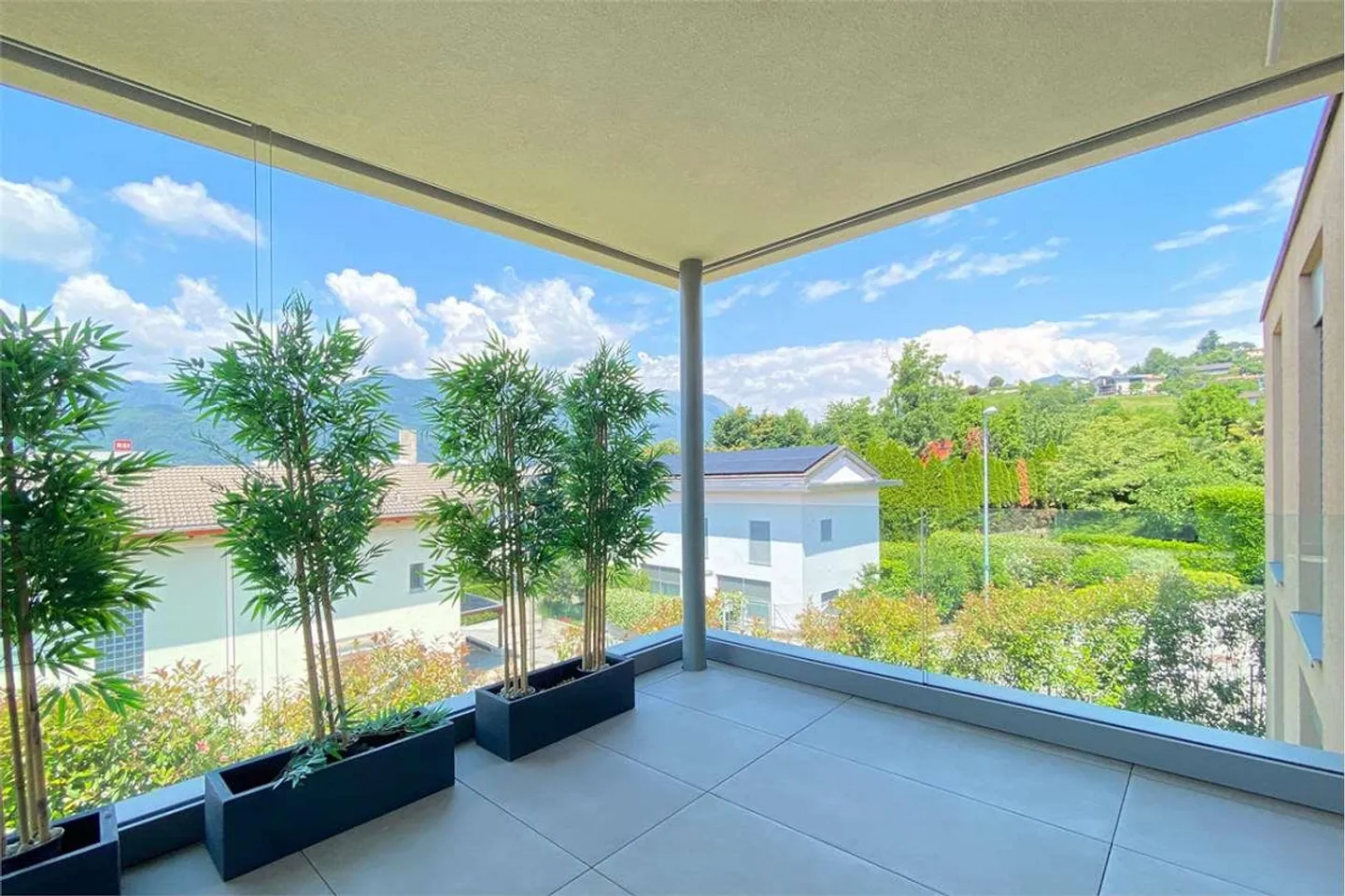 Comano: modern 3.5 room luxury apartment with large terrace - Photo 10 of 10
