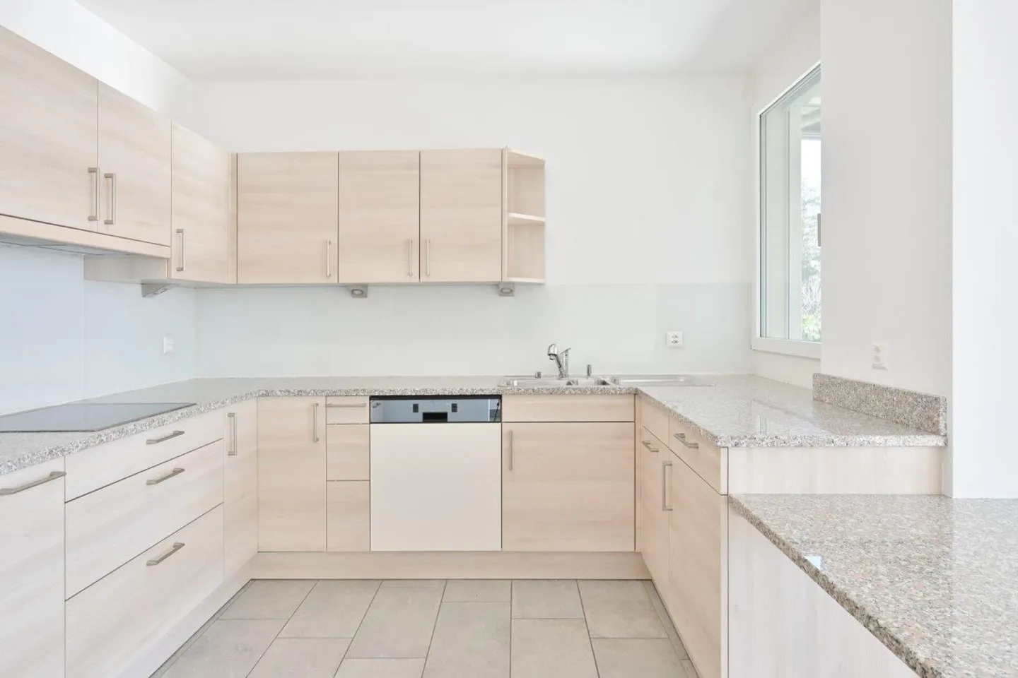 Bel appartement dans un emplacement central et stratégique - Photo 5 sur 12