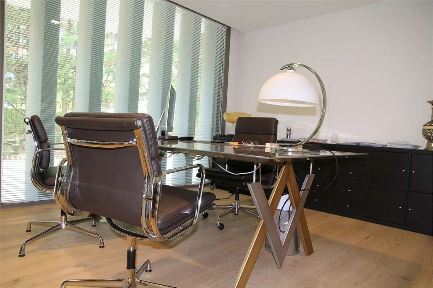 Large, modern and bright office - Photo 5 of 11