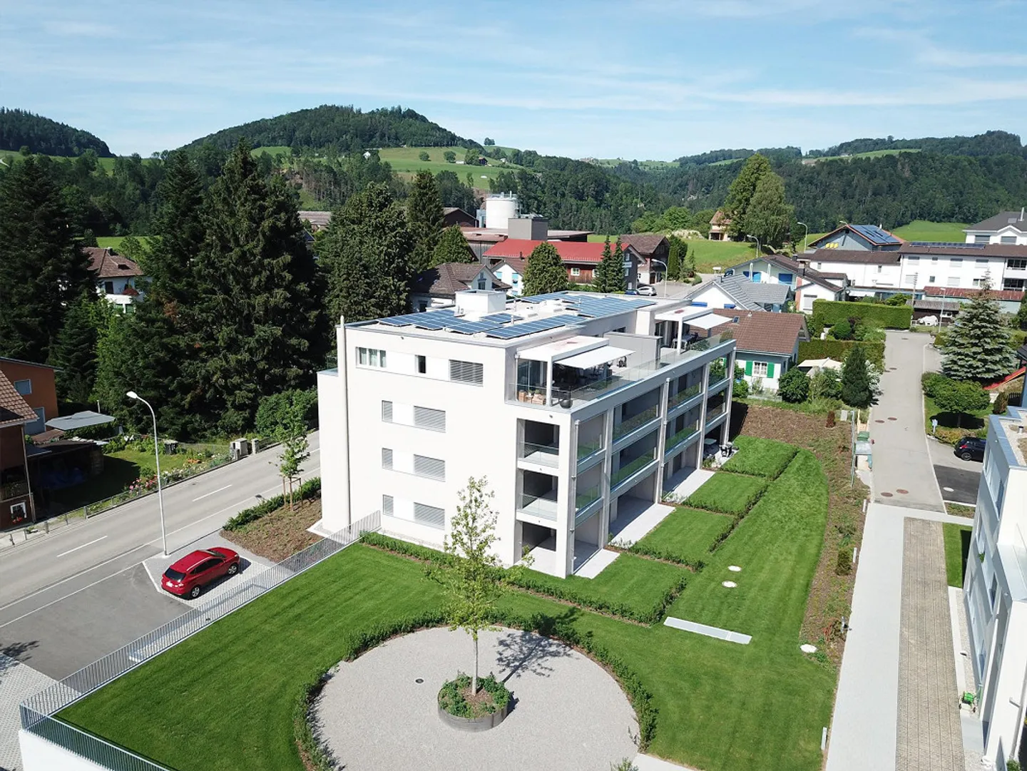 Nuovo appartamento in una posizione soleggiata - Foto 1 di 9