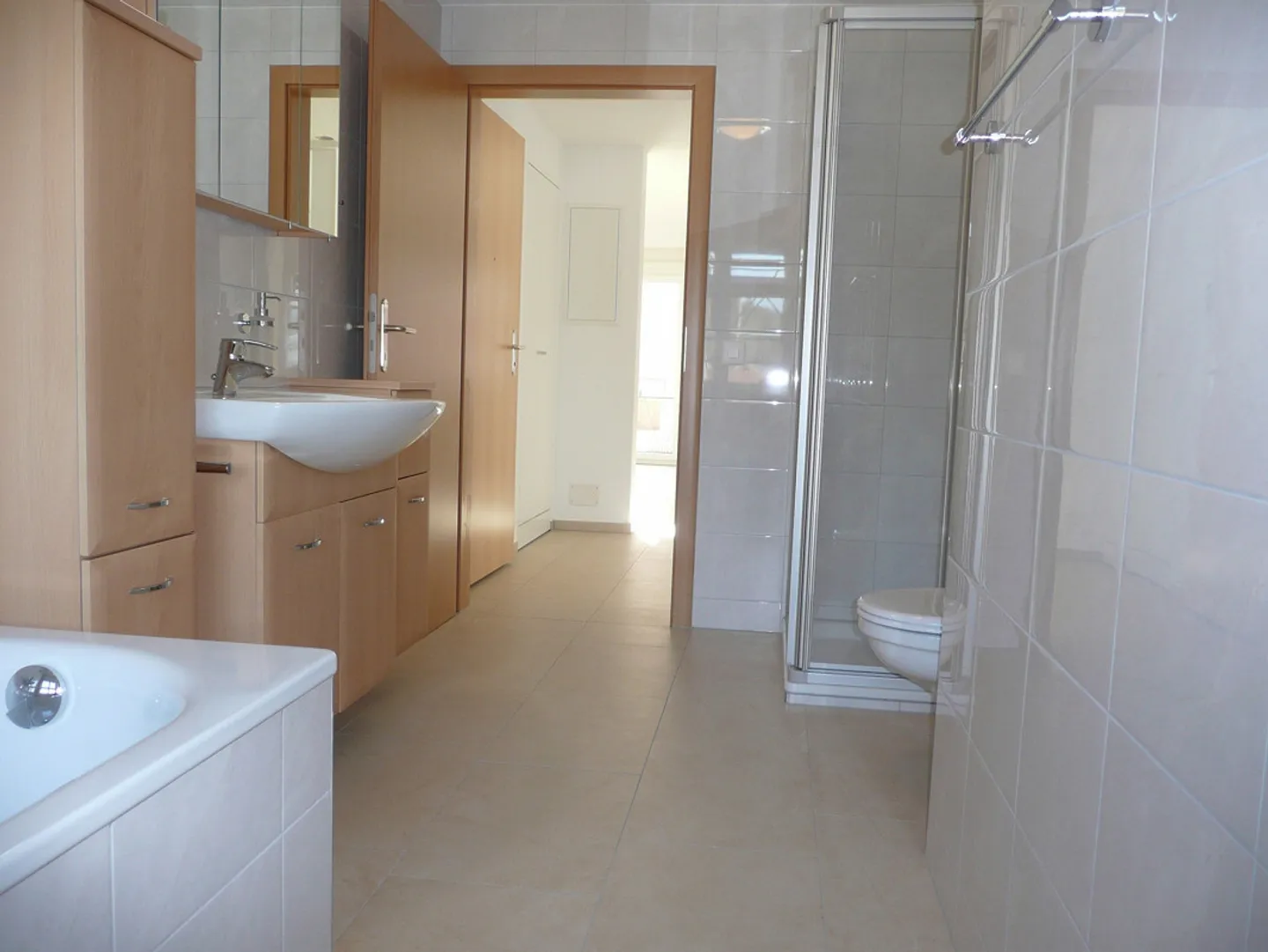 Geräumige 4.5 Zimmer Wohnung - Foto 4 von 12