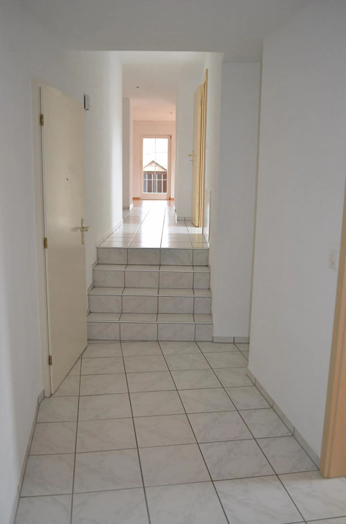 Charmante Dachwohnung in ruhiger Lage - Foto 8 von 19