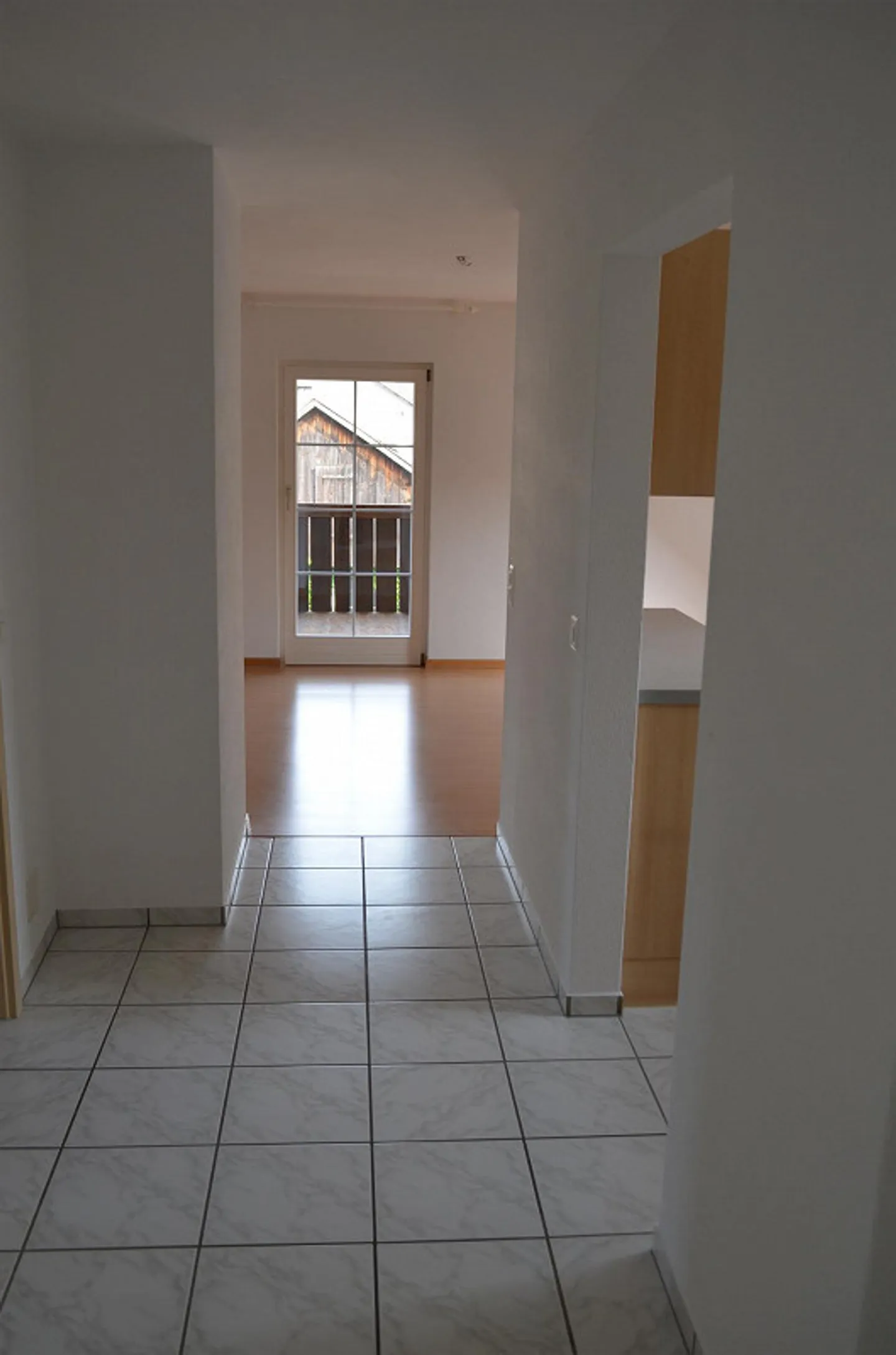 Charmante Dachwohnung in ruhiger Lage - Foto 9 von 19