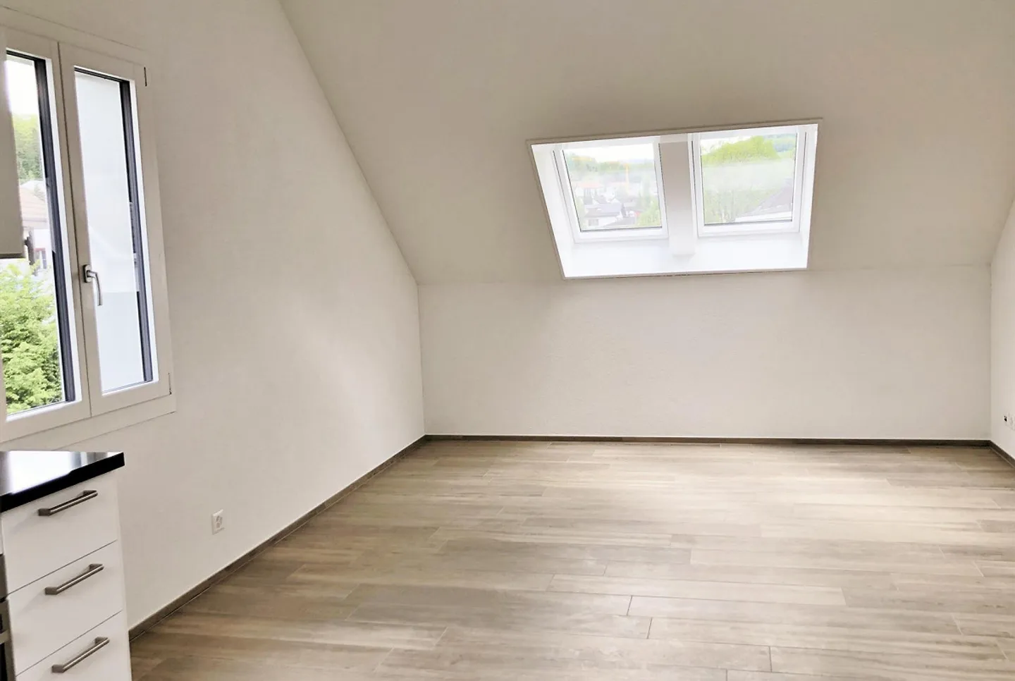 Attico nuovo e grande di 2,5 vani in affitto - Foto 6 di 9