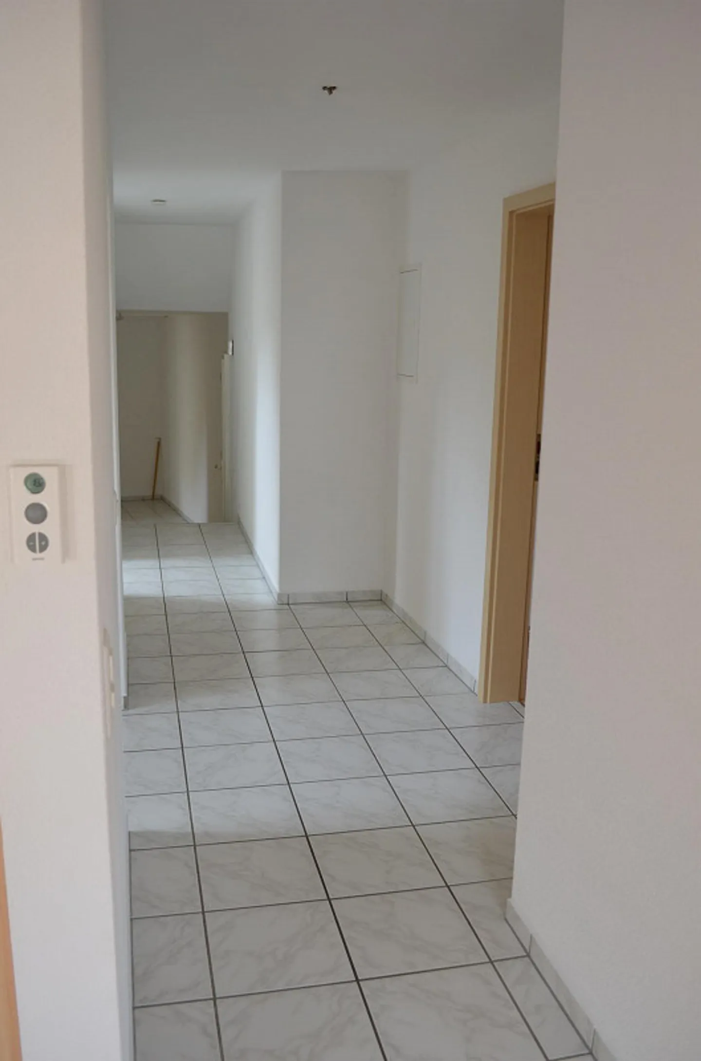 Charmante Dachwohnung in ruhiger Lage - Foto 10 von 19