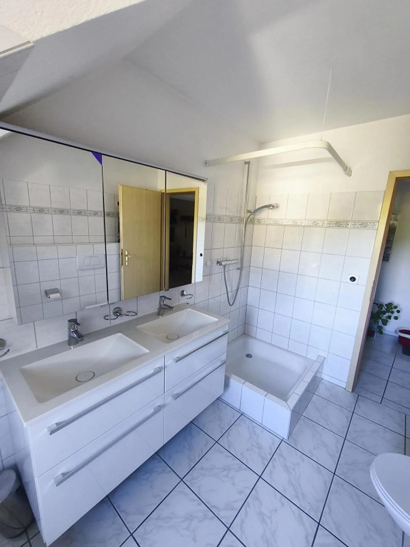 Charmante Dachwohnung in ruhiger Lage - Foto 14 von 19