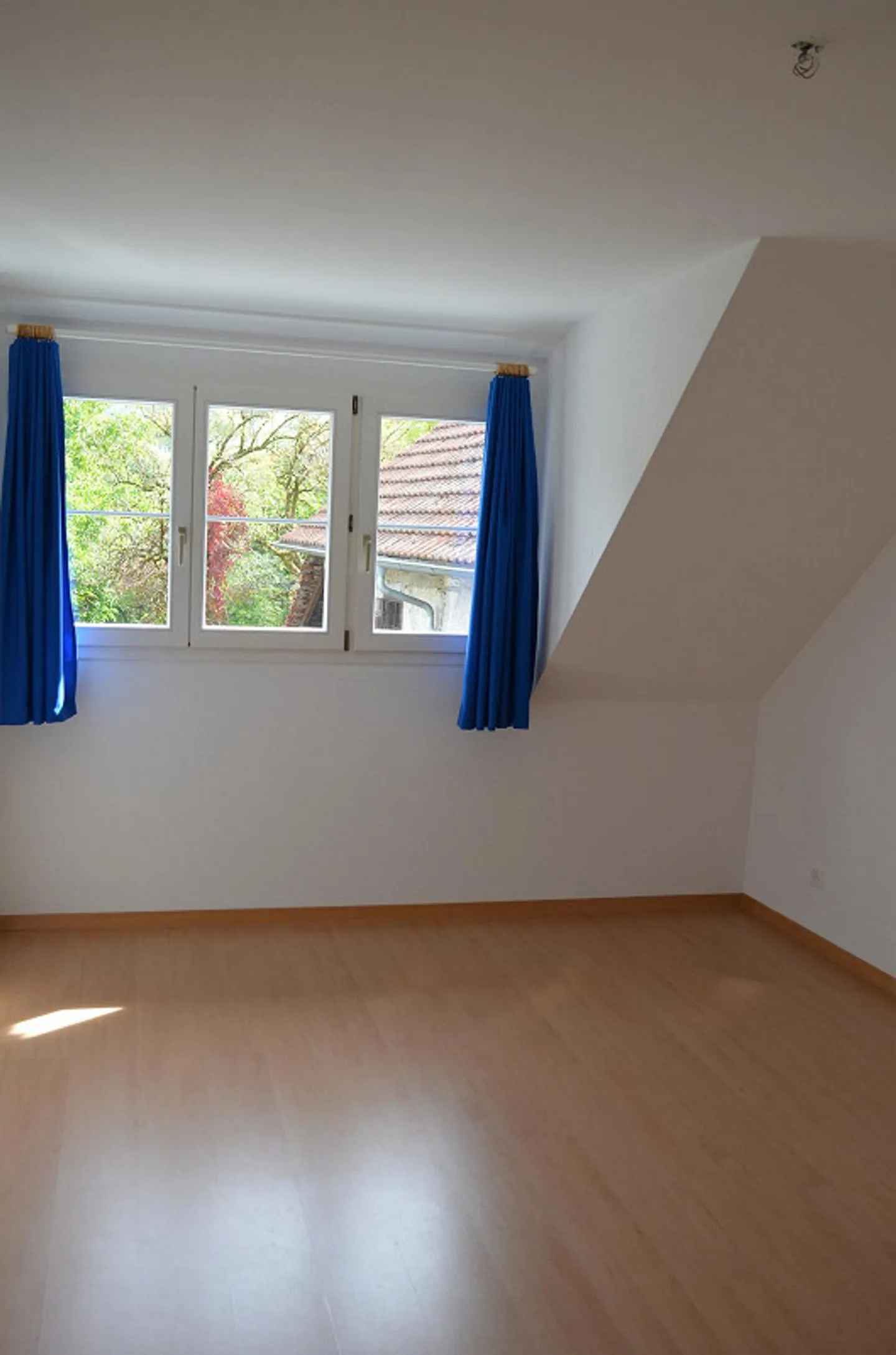 Charmante Dachwohnung in ruhiger Lage - Foto 16 von 19