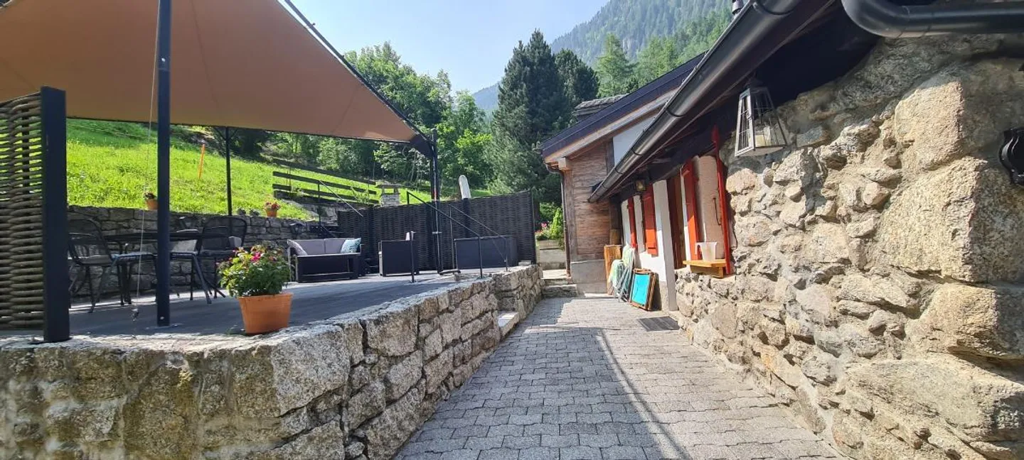 Superb Mayen chalet in the Vallon de Champex-Lac - Photo 1 of 10