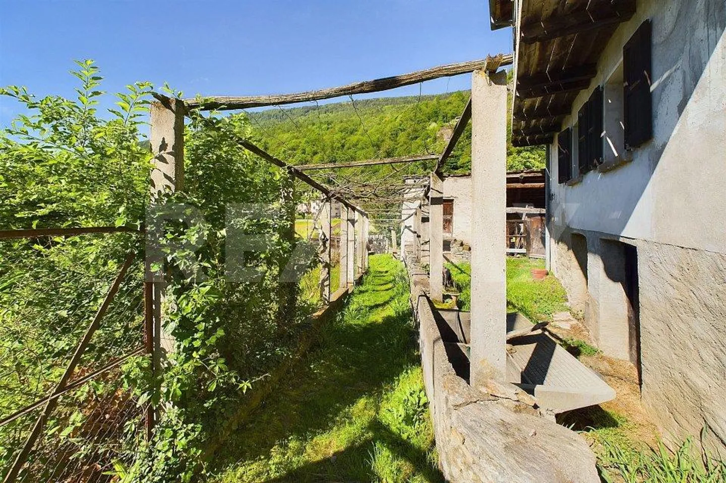 Un incontournable pour les amateurs de vieux murs - Propriété à rénover à Ludiano, Serravalle - Photo 7 sur 13