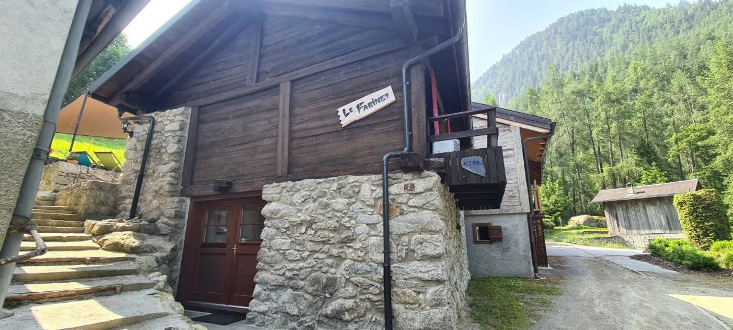 Superb Mayen chalet in the Vallon de Champex-Lac - Photo 3 of 10