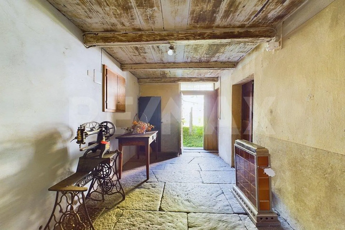 Un incontournable pour les amateurs de vieux murs - Propriété à rénover à Ludiano, Serravalle - Photo 11 sur 13