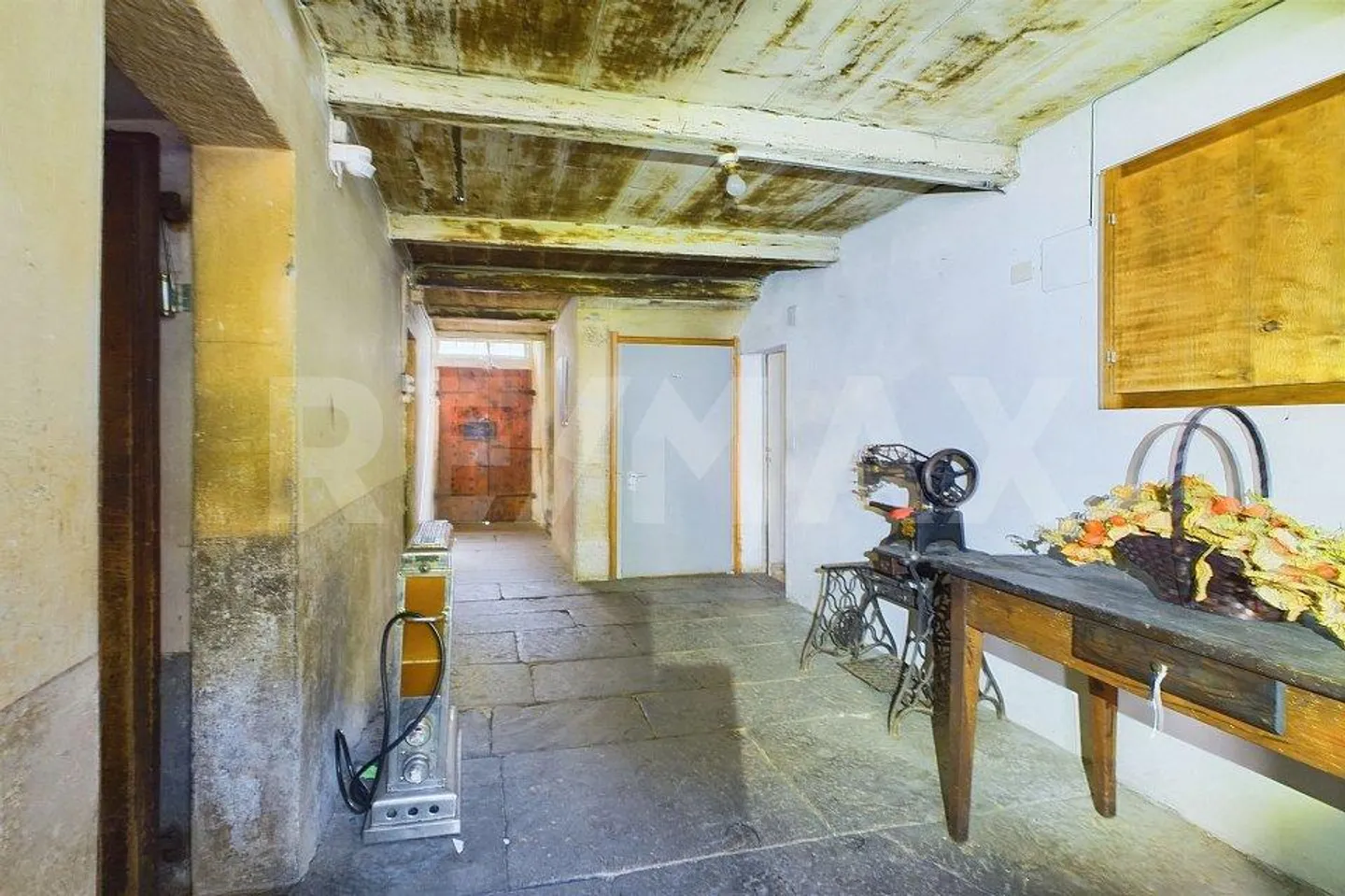 Un incontournable pour les amateurs de vieux murs - Propriété à rénover à Ludiano, Serravalle - Photo 12 sur 13