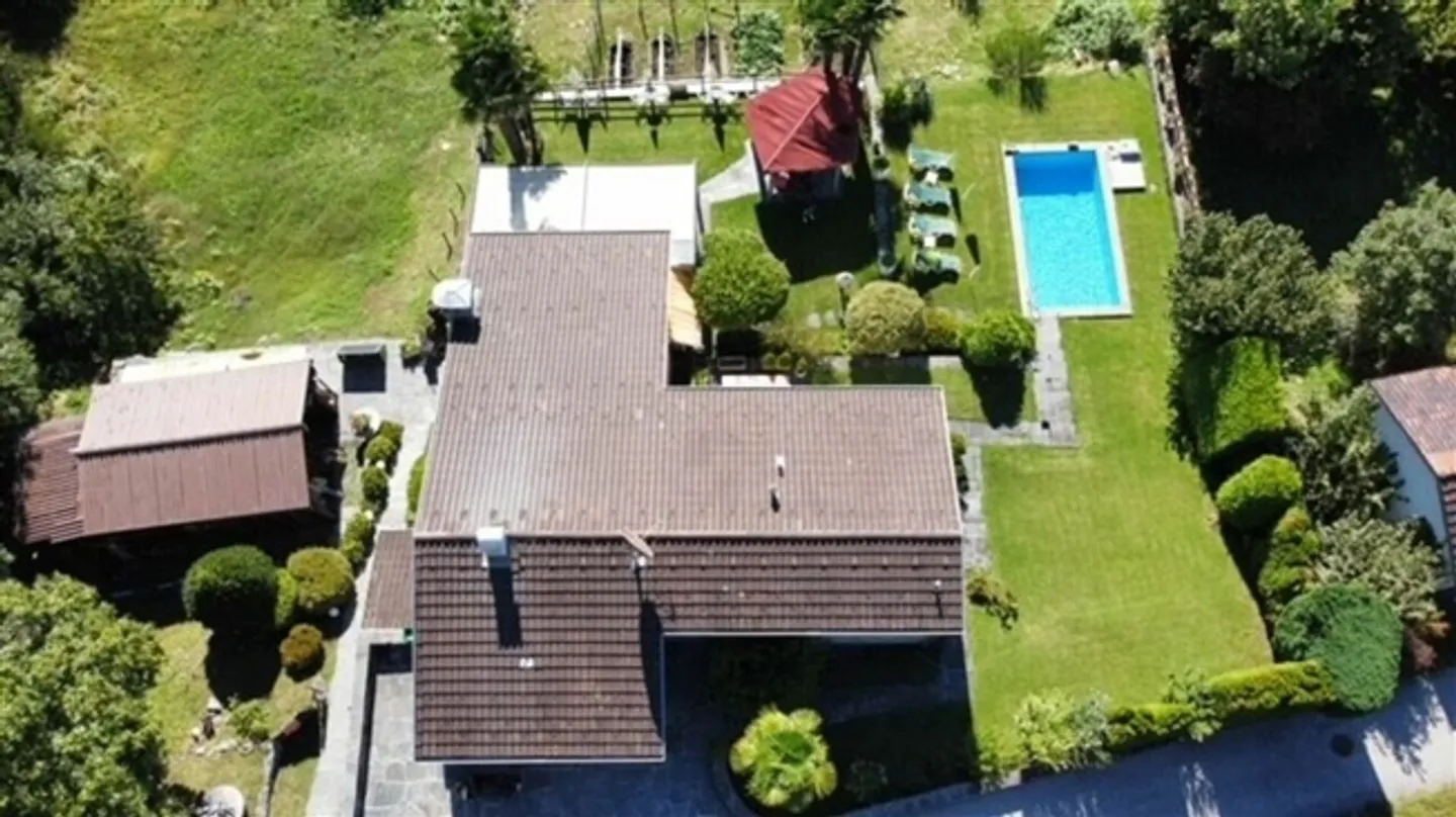 FOR SALE IN VAL RESA (Brione sopra Minusio) - HOUSE WITH SWIMMING POOL AND LARGE GARDEN - Photo 6 of 20