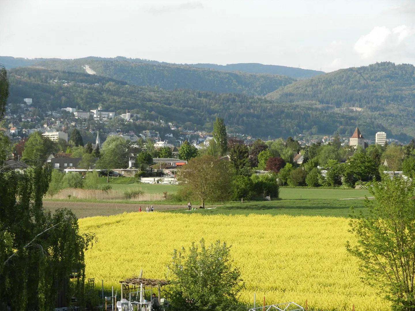 Spacious 2.5-Room Penthouse Apartment (90 m2) Near the Lake - Photo 4 of 17