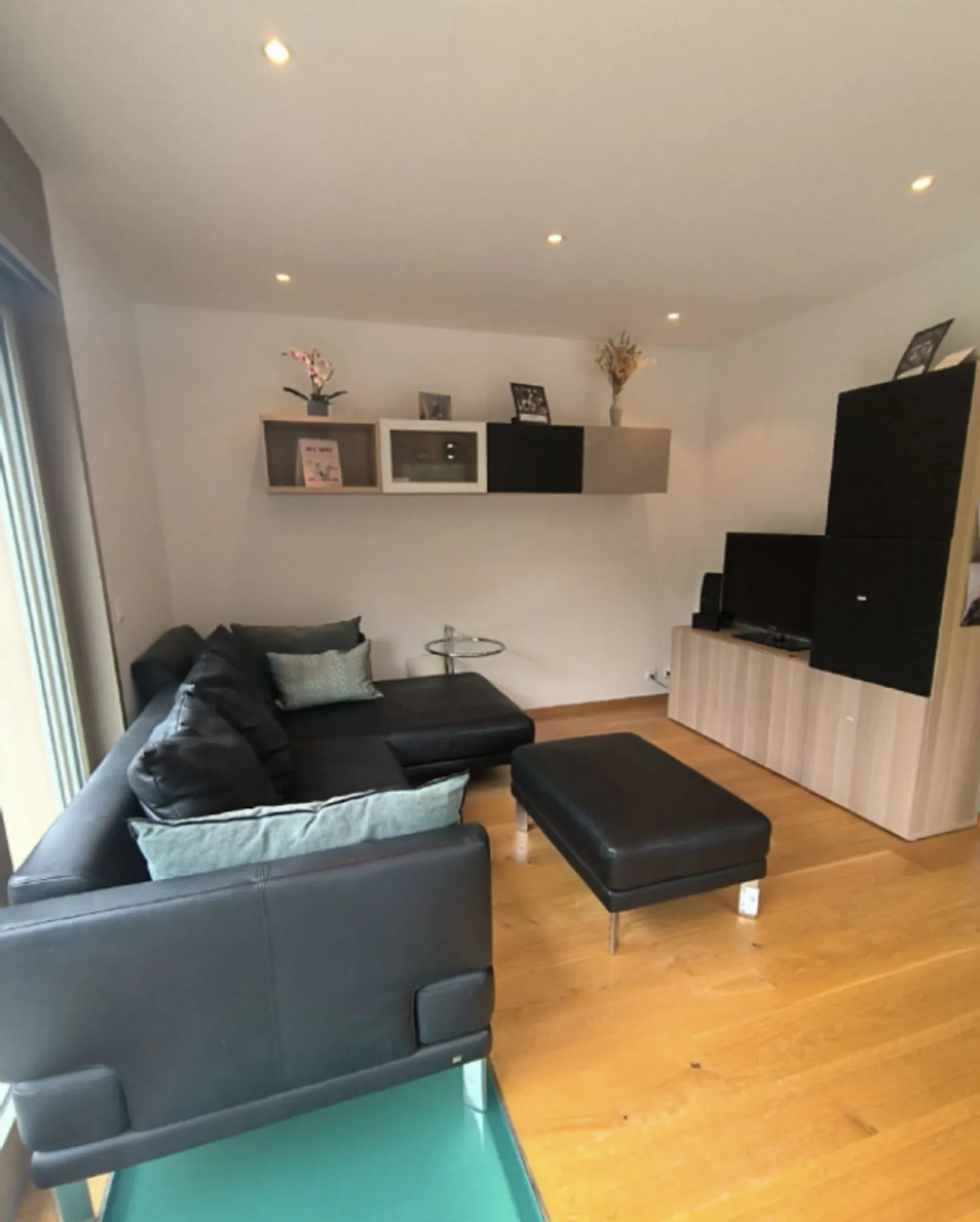 Modern duplex with pool and view - Photo 10 of 17