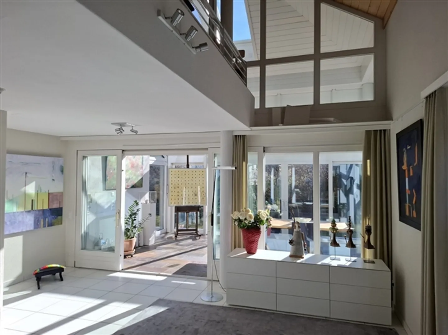 Maison individuelle avec un caractère unique dans un emplacement privilégié - Photo 2 sur 13