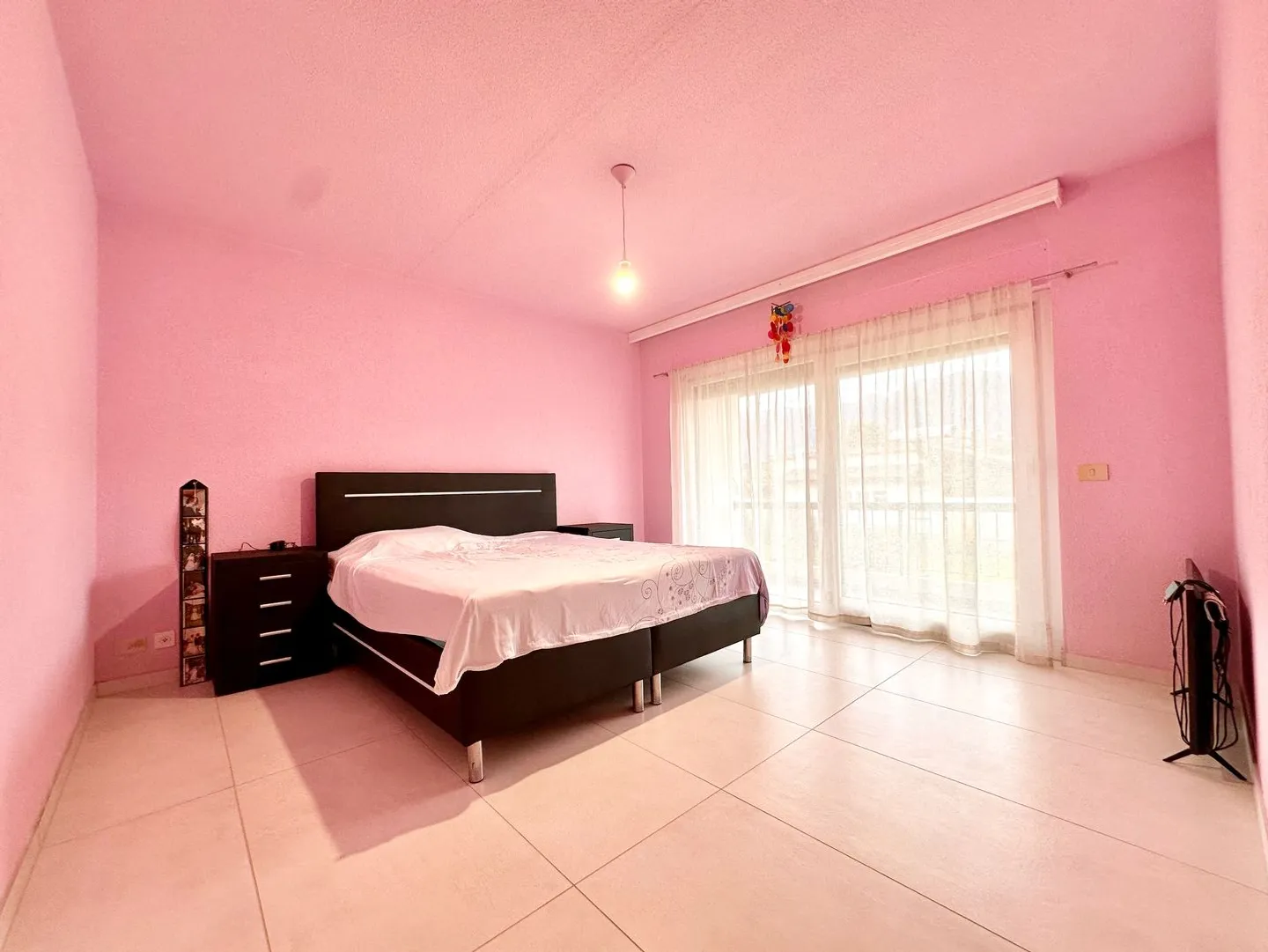 Maison jumelée avec charme, lumière et jardin - Photo 10 sur 13