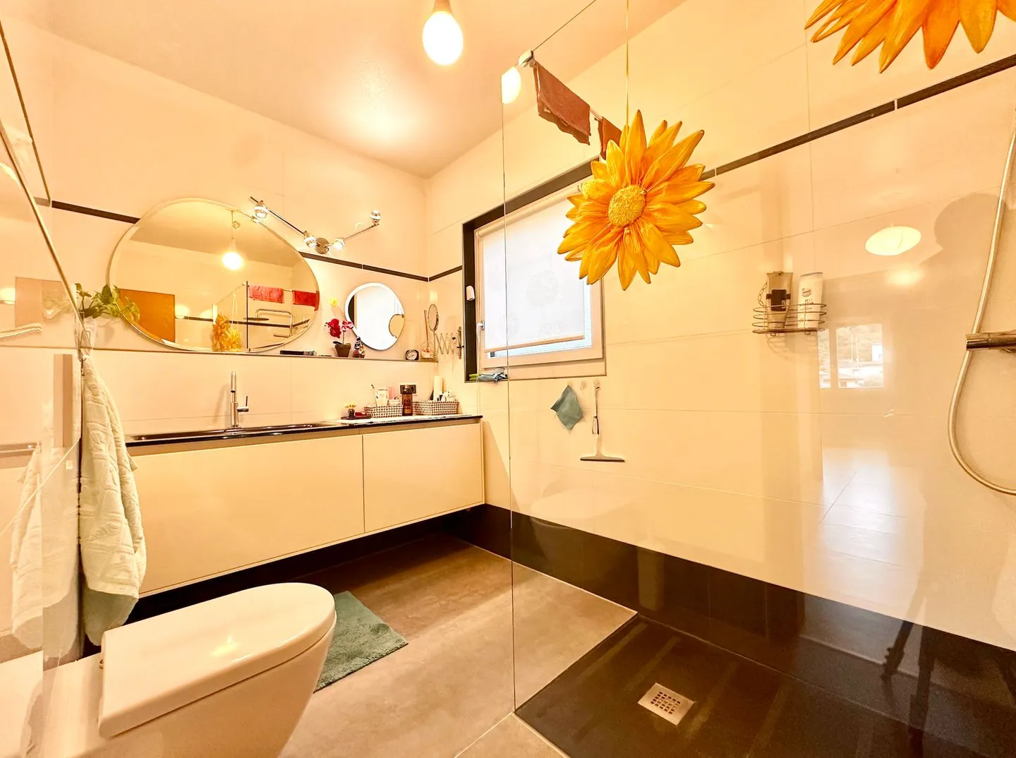 Maison jumelée avec charme, lumière et jardin - Photo 12 sur 13