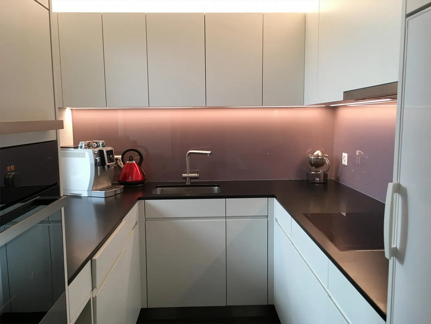 Spacious 2.5-Room Penthouse Apartment (90 m2) Near the Lake - Photo 6 of 17